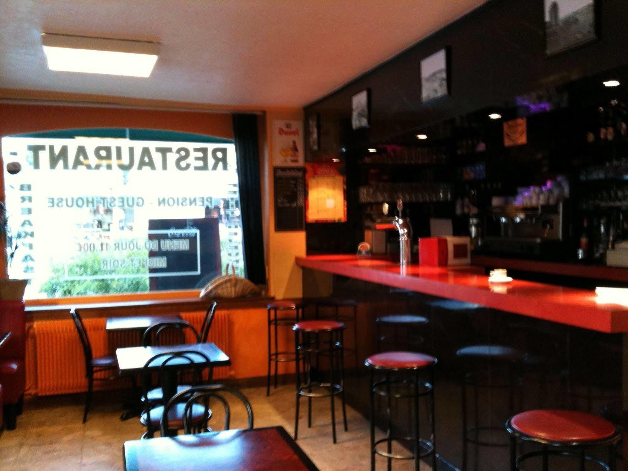 Hôtel Restaurant Le Cocktail Bar Saint-Malo Exterior foto